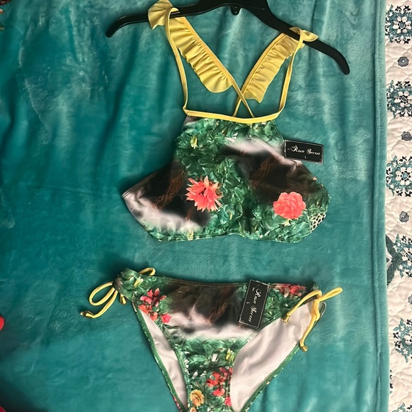 Rosa Secret 2 piece Ladies Swimwear size L - Picture 1 of 4